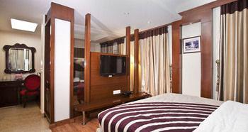 Oyo Premium Pitampura Hotel Nowe Delhi Zewnętrze zdjęcie